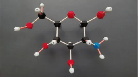 Glucosamine in ball-and-stick form