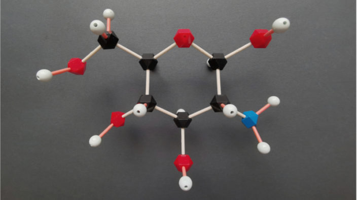 Glucosamine in ball-and-stick form
