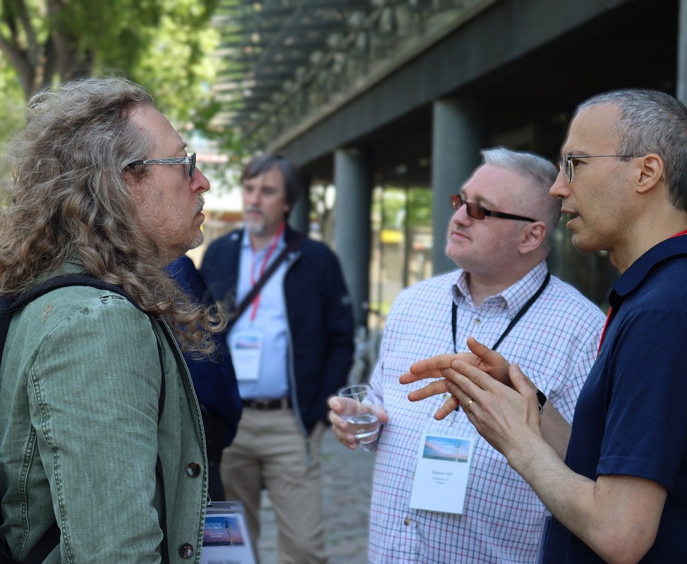 Communication Editorial 2