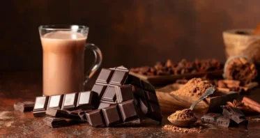 Molecule From Chocolate Linked to Slower Epigenetic Aging